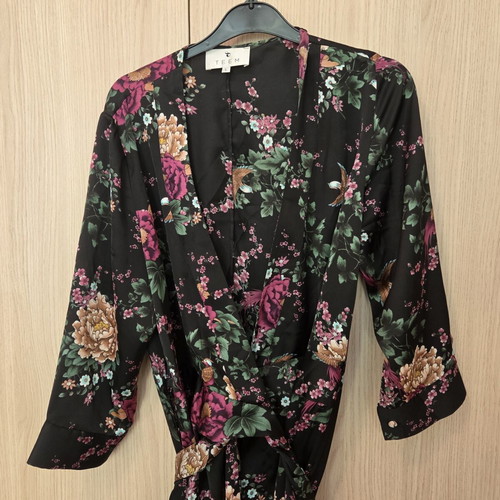 Teem long dress with belt, like new, black with colorful patterns