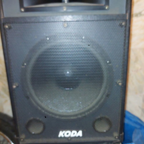 Koda DJ mixer with 2 professional speakers used