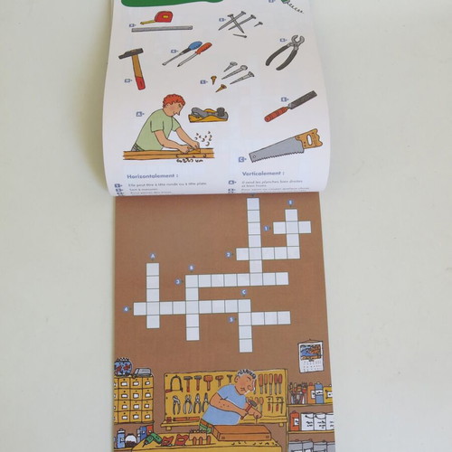 French book with Super Blocs crossword puzzles used