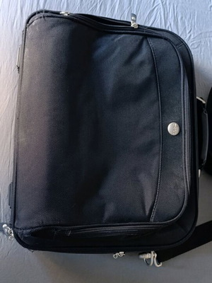 Dell shoulder bag for 16" laptop used, black with silver details