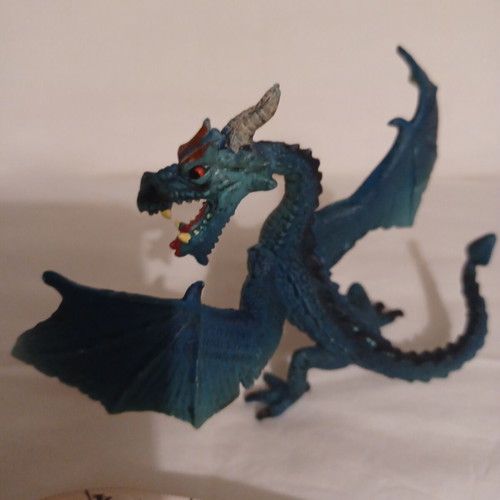 Dragon figure like new
