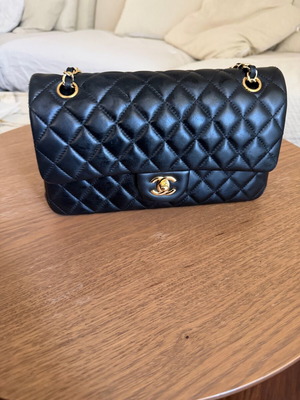 Chanel Classic Double Flap τσάντα χιαστί μαύρη από δέρμα αρνιού σαν καινούργια