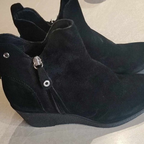 Suede leather ankle boots, size 41, black