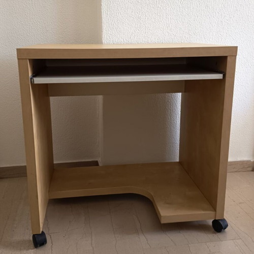 Computer desk used with minor wear, dimensions 50x77x77 cm