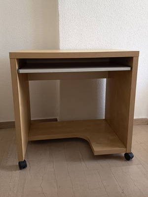 Computer desk used with minor wear, dimensions 50x77x77 cm