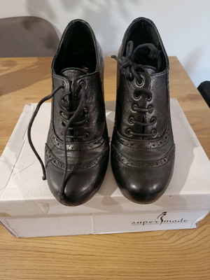 Leather Oxford shoes like new, black, size 38