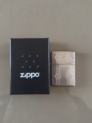 Zippo Diamond Windowpane 207 new, Street Chrome finish