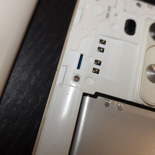 LG G3 smartphones used for spare parts