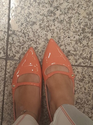 Tamaris orange patent leather Mary Jane flats size 38