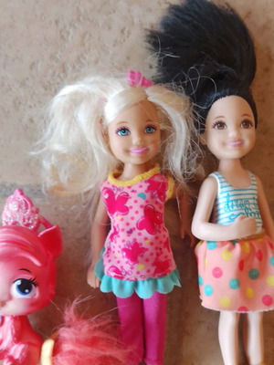 Barbie small dolls used, set of 6 with dog, comb and 2 skirts