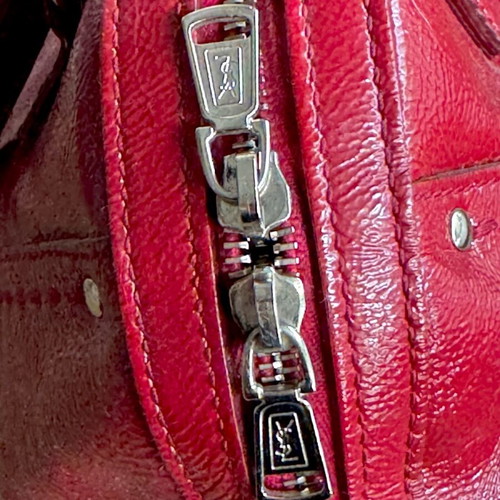 YSL - Yves Saint Laurent Muse red patent leather handbag used