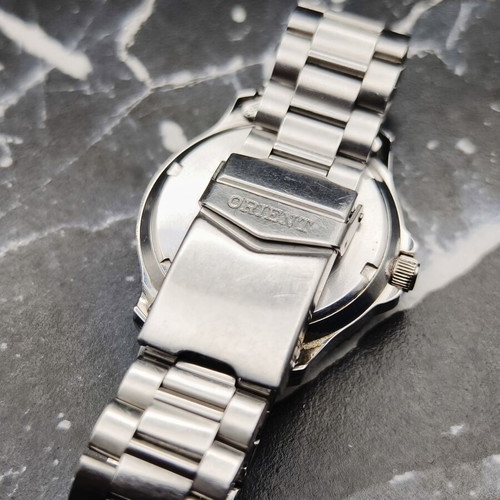 Orient Quartz 10 Bar Day-Date Diver watch used, vintage 1985–1992