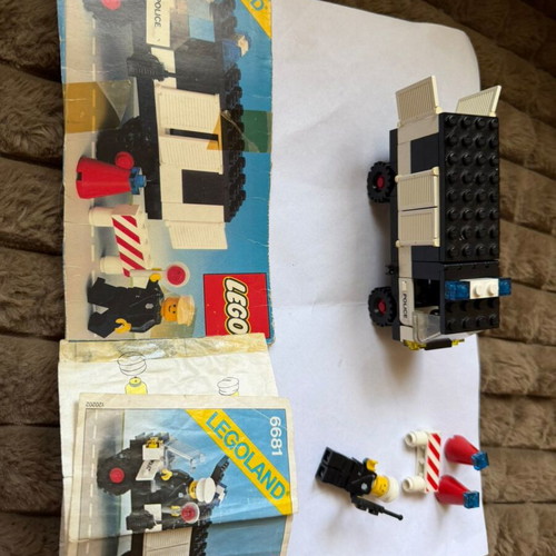 6681 LEGO Legoland Town Police Van classic vintage set