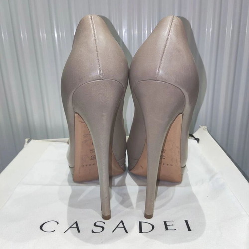 Casadei high-heeled leather pumps size 38 used