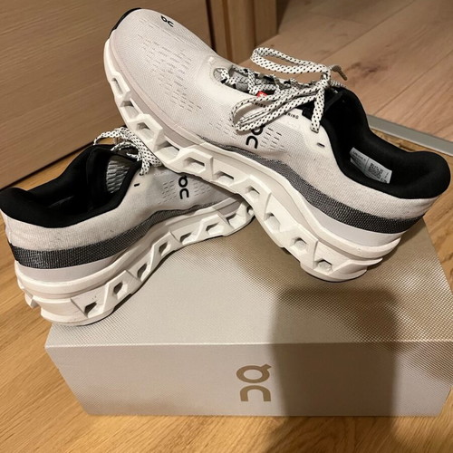 On Cloud Monster 2 women's running shoes size 40 new, white