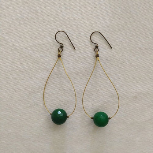 Long earrings like new with green stones