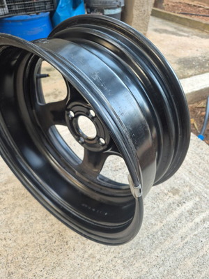 Steel rim 6 1/2Jx16H2 et37 for Renault Clio like new
