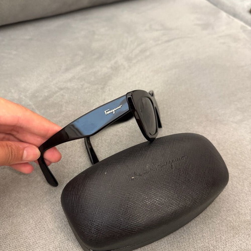Salvatore Ferragamo sunglasses black, like new
