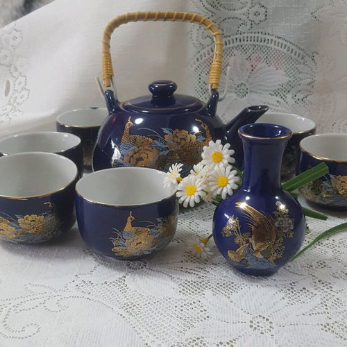 Vintage Japanese Style Tea Set like new, ceramic with peacock design