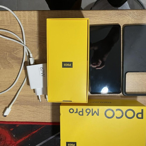 Xiaomi Poco M6 Pro 256GB 8GB RAM smartphone like new with case and 67W charger