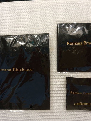 Oriflame jewelry set Romana necklace, bracelet and earrings new, gold tone