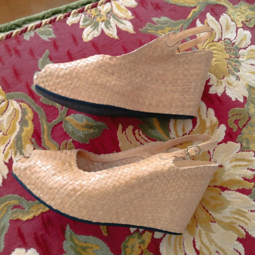 Woven leather platform sandals like new, size 41