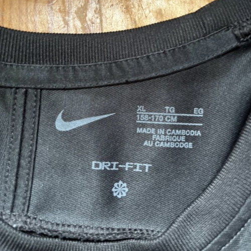 Nike sportswear like new, black and white
