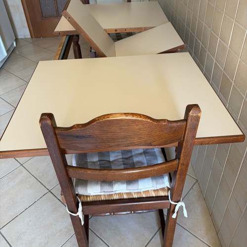 Kitchen table with 5 chairs used