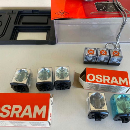 Agfamatic 100 Sensor camera like new with 6 new Osram Magicubes flashes