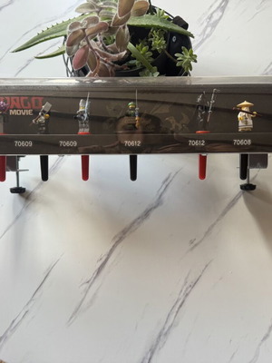 Lego Ninjago Movie Display showcase like new, 64 cm with moving figures