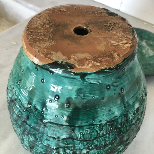 Green ceramic flowerpot Attica like new, glazed with embossed texture Ø23