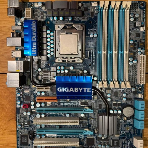 Gigabyte GA-EX58-UD4P motherboard with i7-920 used, first generation