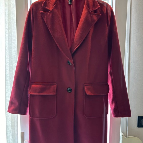 Coat in excellent condition, size small-medium, set of 2