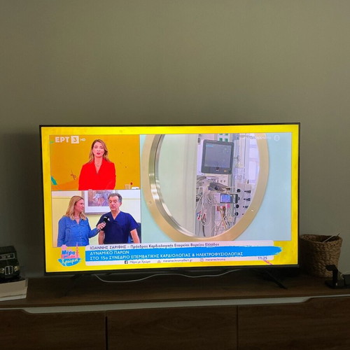 Hisense Smart 4K Ultra HD QLED 55-inch TV like new