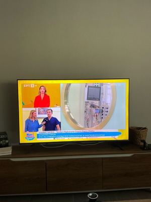 Hisense Smart 4K Ultra HD QLED 55-inch TV like new