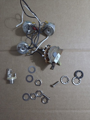 Fender Vintera II 60s Stratocaster Wiring Kit like new