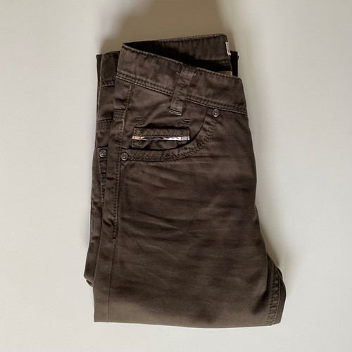 Burberry authentic brown pants for boy 8 years old, new