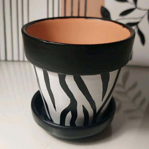 Hand-painted terracotta flowerpot new with saucer