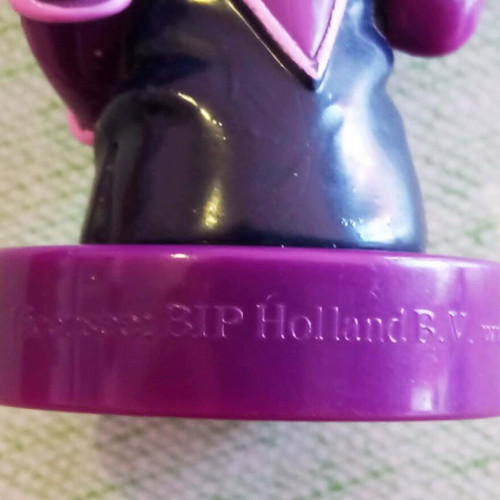 Yu-Gi-Oh Dark Magician 1996 BIP Holland collectible figure
