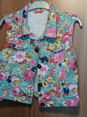 Chief multicolor floral vest for 14 years old girl