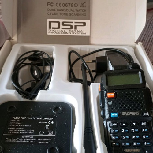 Baofeng UV-5R VHF/UHF FM Transceiver like new