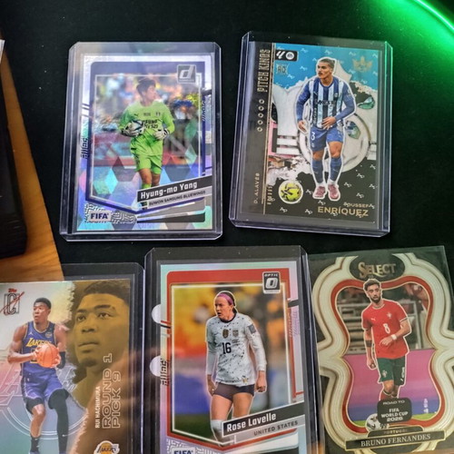 Multi lot NBA and football base inserts cards