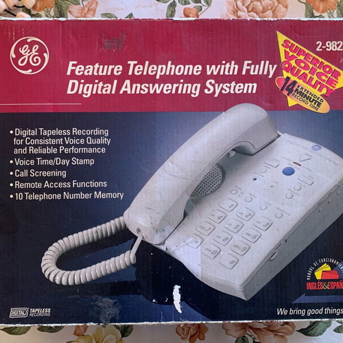 GE 2-9827 digital phone like new with automatic answering system