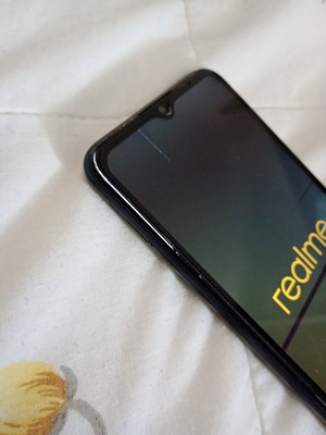 Realme C21 4GB RAM 64GB storage used, defective screen