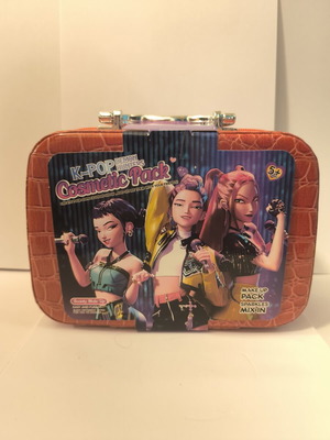 Children's K-Pop Style Makeup Case new in box