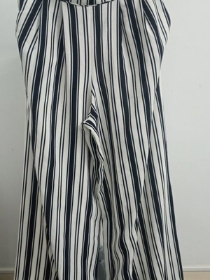 Bershka women's palazzo pants No M like new, black and white