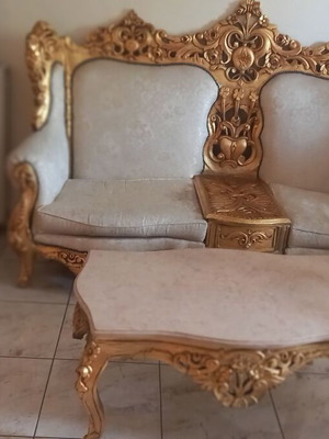Πολυτελές σαλόνι με φύλλα χρυσού σαν καινούργιο, 2θέσιος καναπές και 3 πολυθρόνες