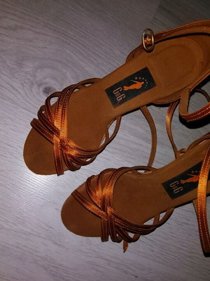 G & G Handmade Latin Shoes new, size 34.5, orange, leather, 7.5 cm heel
