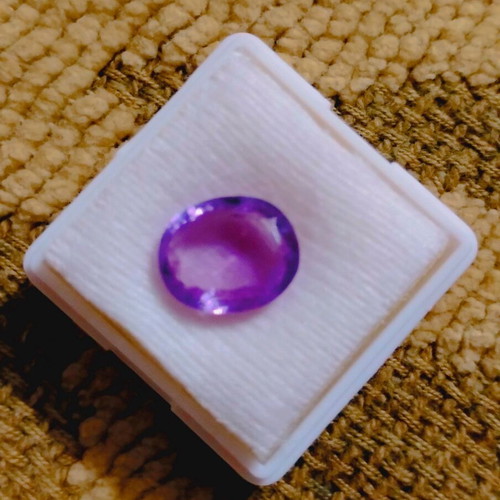 Natural Sapphire green to purple 6.85 carat with certificate