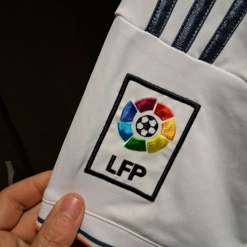 Real Madrid Home Jersey like new, authentic, size Medium